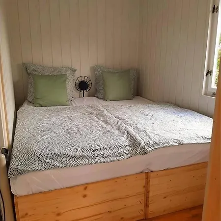 Ferienhaus Sommer-naturhäuschen In Den Rollsdorfer Weinbergen